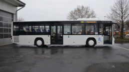 MAN Lion's City LE Linienbus auf Parkplatz Seitenansicht - Musshoff Touristik Lippstadt